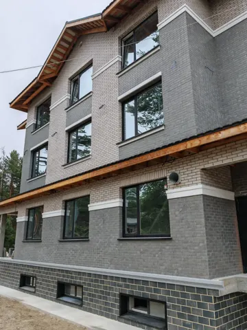 Scandiano Beige / Mattone Grafit — пример объекта